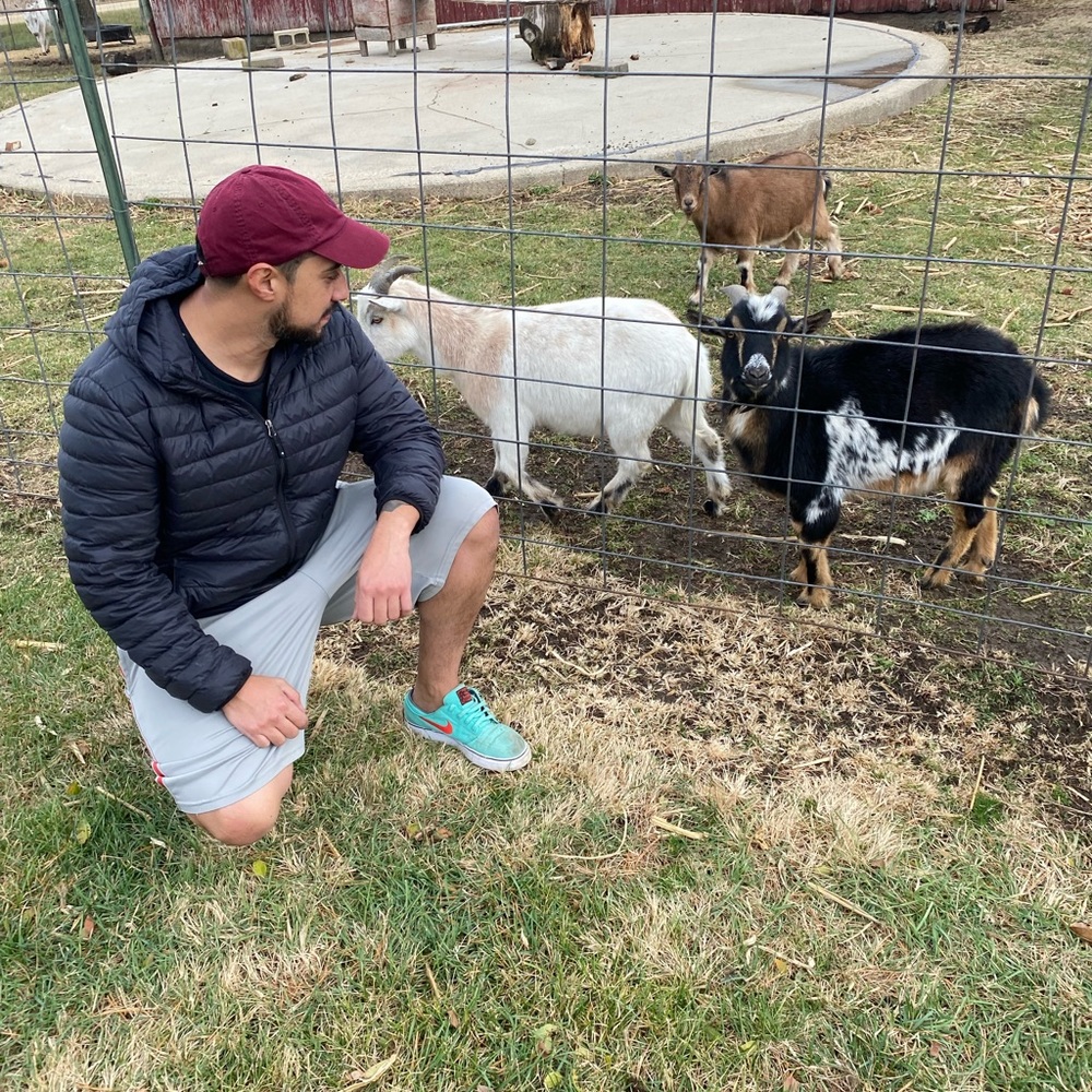 Meet your Posher, Carlos